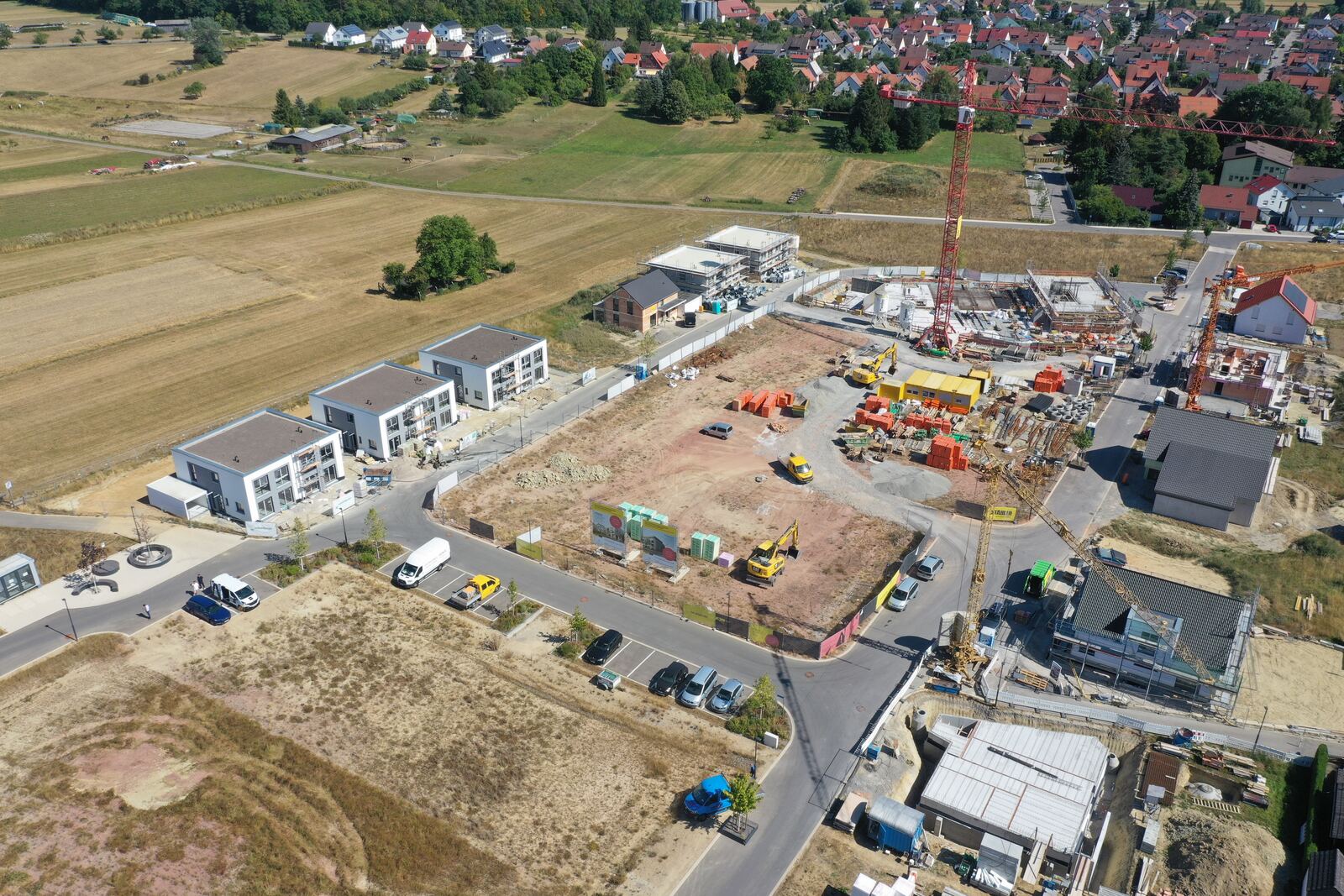 Gewerbe- und Wohnflächen im Bau, Luftaufnahme
